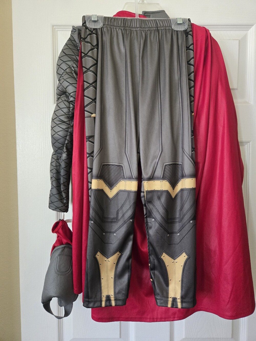 NWT Kid's Thor Costume, 5/6 - Picture 2 of 10